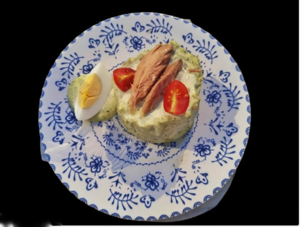 Ensalada de ventresca de atún con aguacate a la mayonesa de albahaca